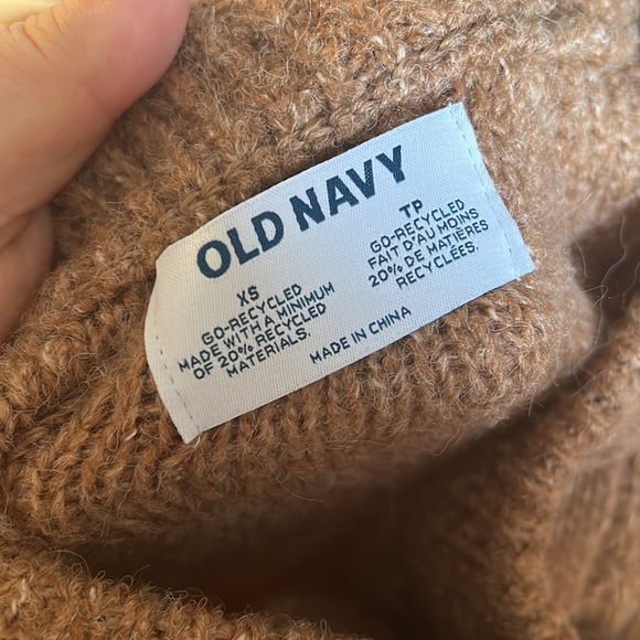 NWT Old Navy Cable Knit Sweater - Picture 9 of 10